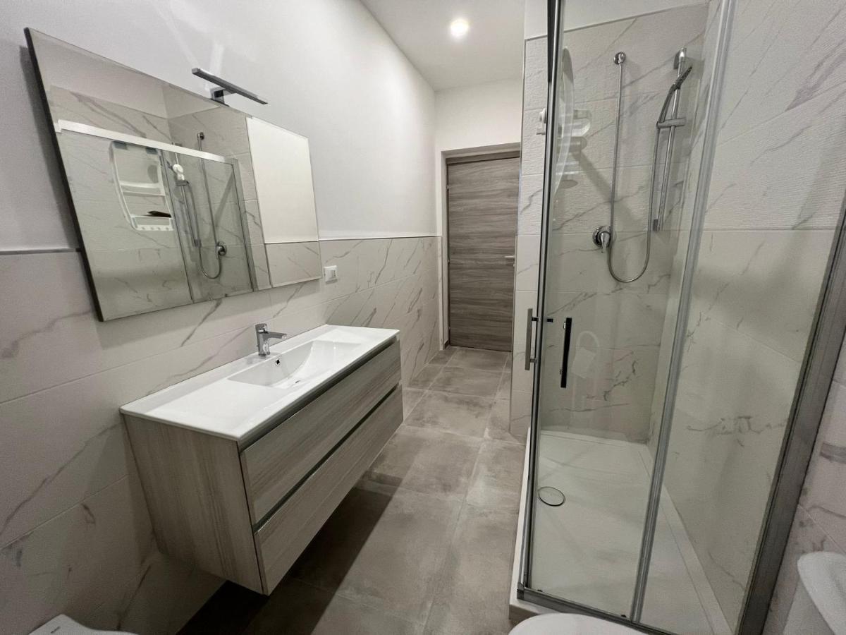 Holiday House คาตาเนีย ภายนอก รูปภาพ