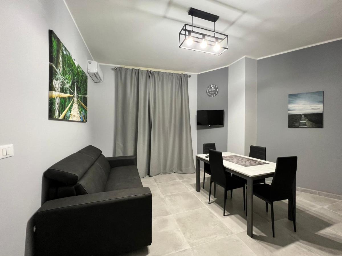 Holiday House คาตาเนีย ภายนอก รูปภาพ